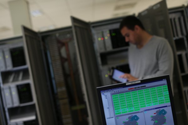 Train as an Air Traffic Safety Electronics Personnel (ATSEP)